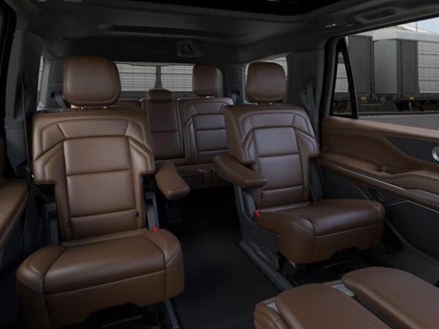 New 2026 Lincoln Navigator Reserve AWD/4WD image 11