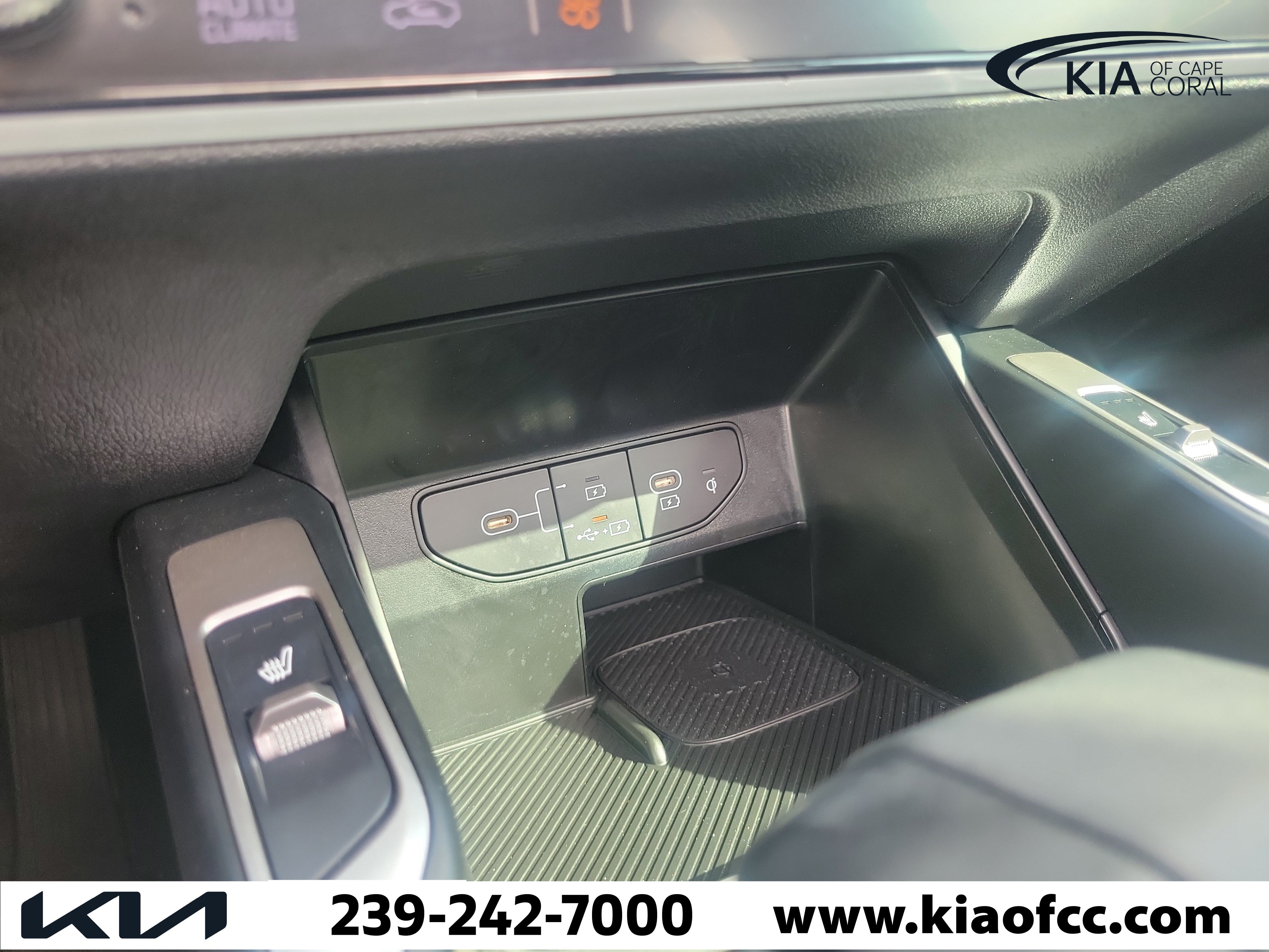Certified 2025 Kia Sorento S w/ Panoramic Sunroof Package FWD image 29