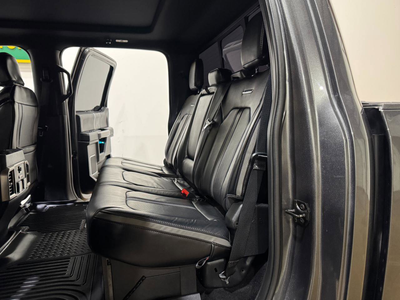 Used 2019 Ford F250 Platinum w/ Platinum Ultimate Package AWD/4WD image 16