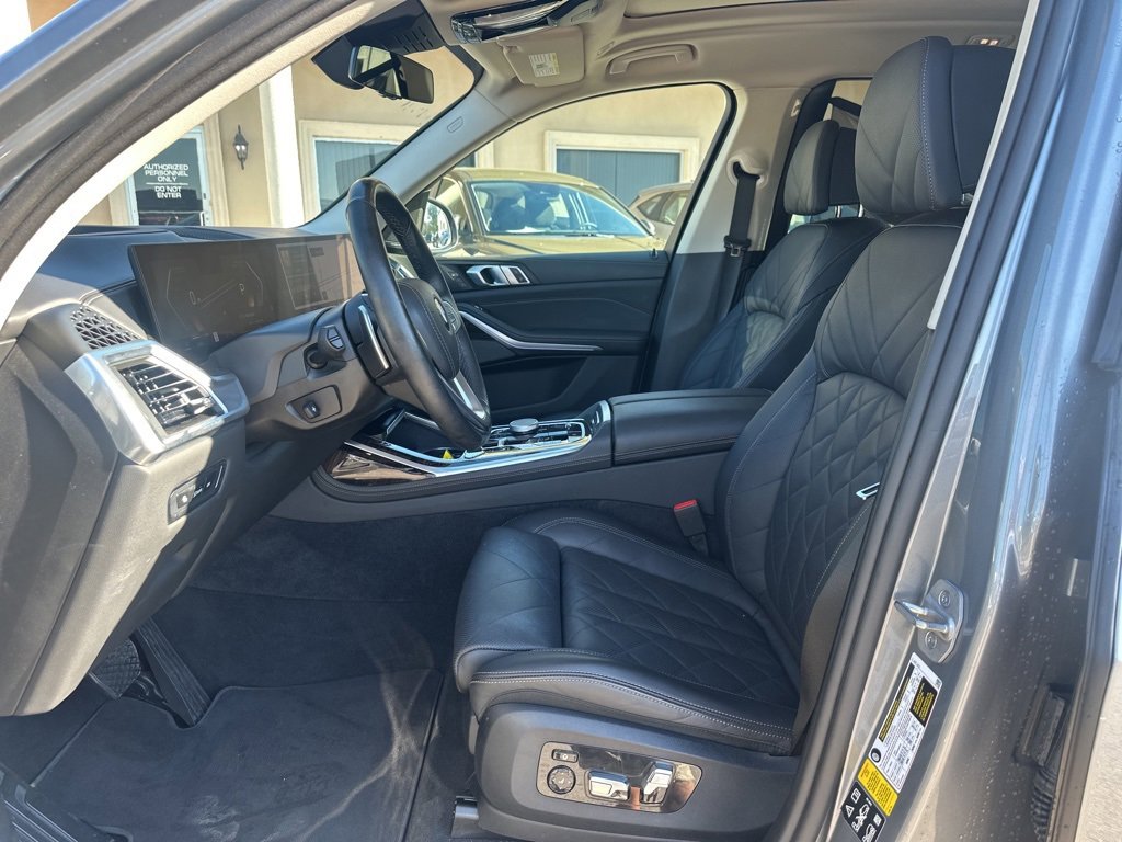 Used 2024 BMW X7 xDrive40i image 27