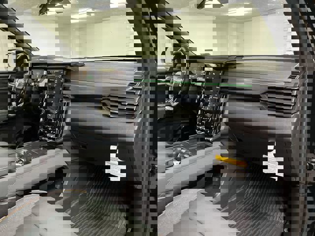 New 2026 GMC Acadia AT4 w/ LPO, Floor Liner Package image 29