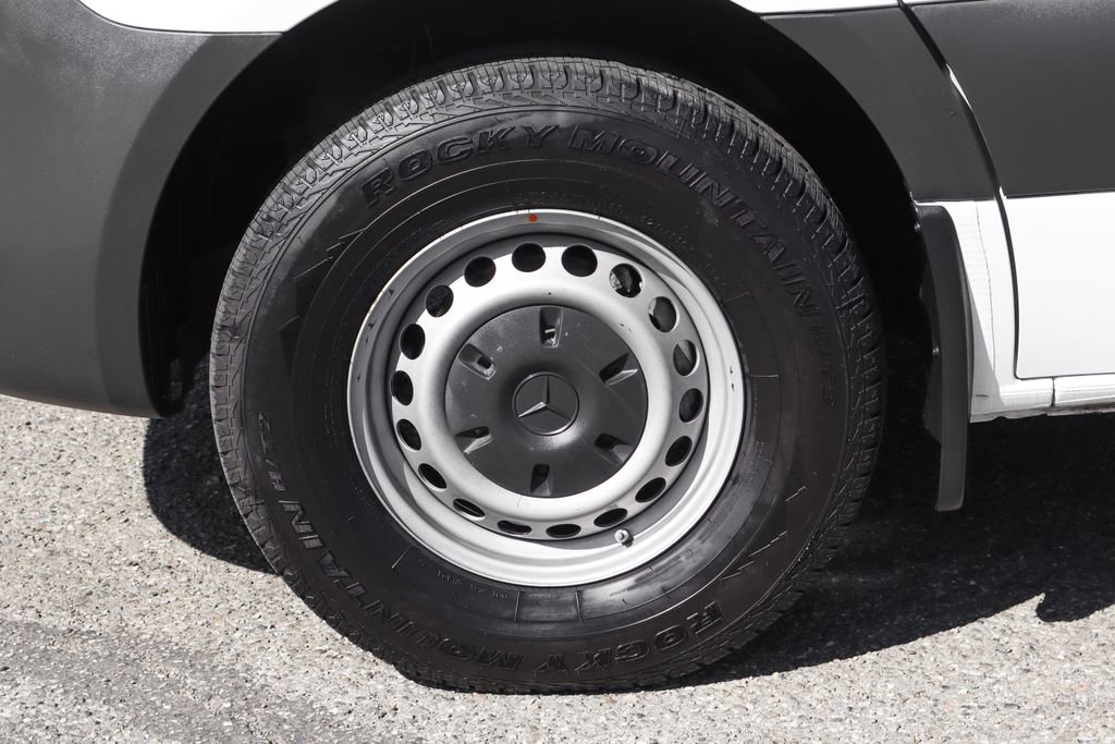 Used 2024 Mercedes-Benz Sprinter 2500 w/ Acoustic Package image 43