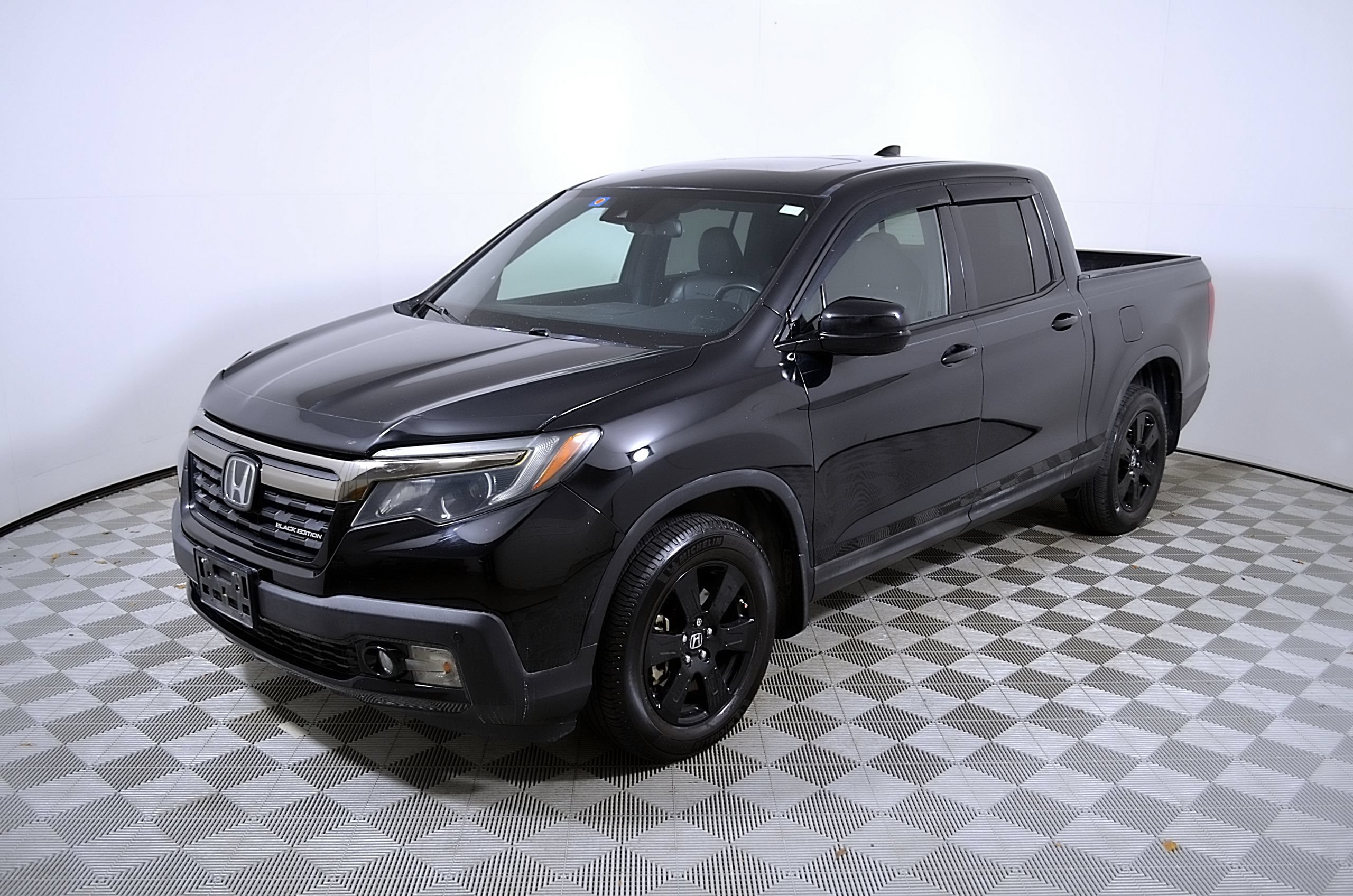 Used 2017 Honda Ridgeline Black Edition video 3