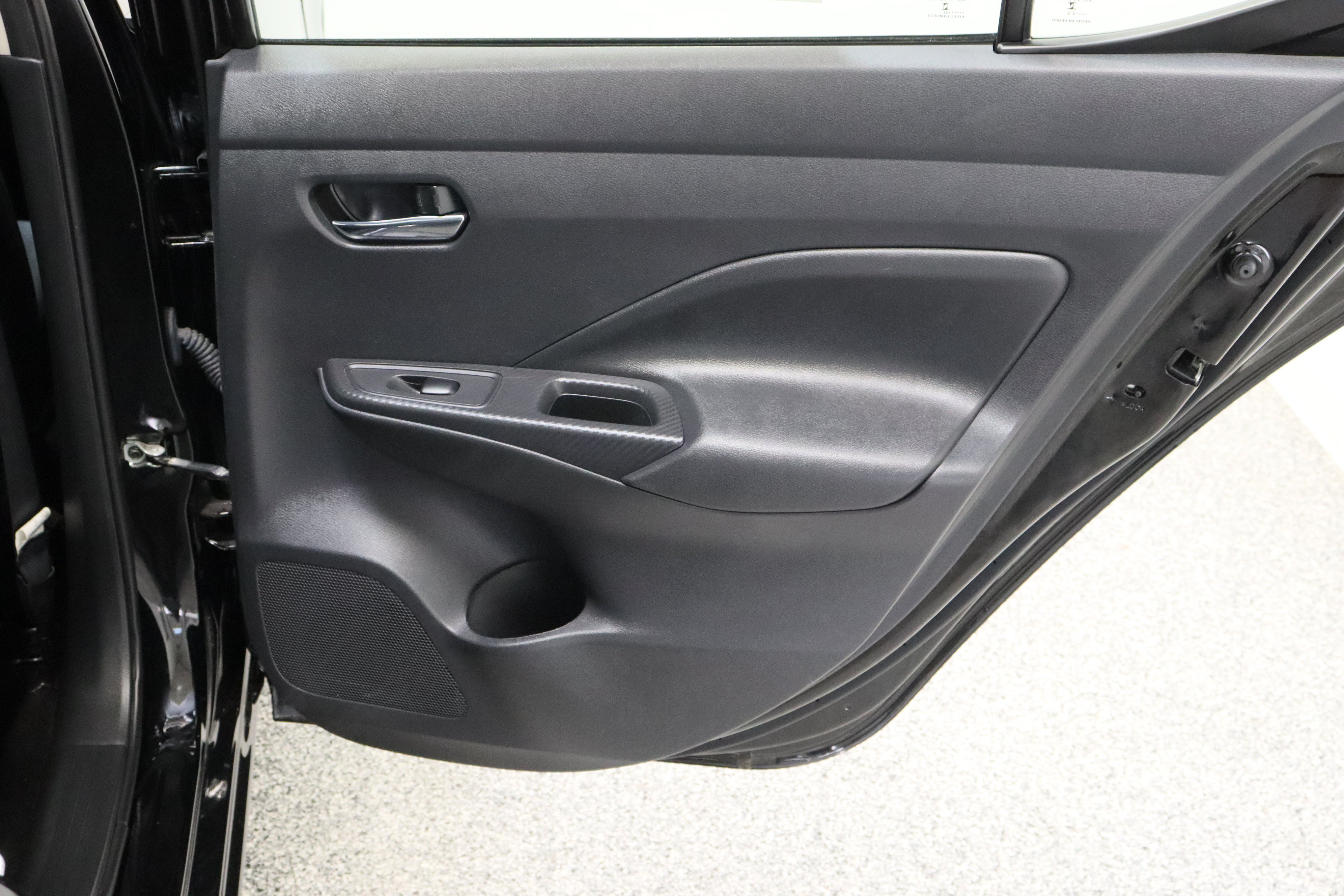 Used 2025 Nissan Versa SV FWD image 30