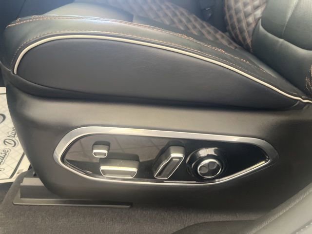 Used 2021 Jeep Grand Cherokee L Summit w/ Advanced Protech Group IV image 17