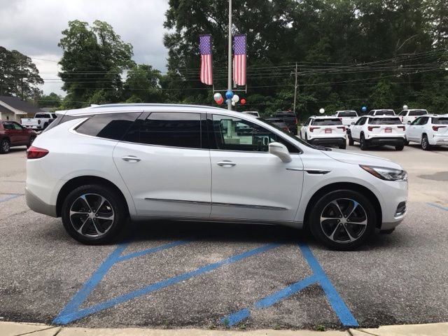 Used 2020 Buick Enclave Essence w/ Sound and Sites Package FWD image 5