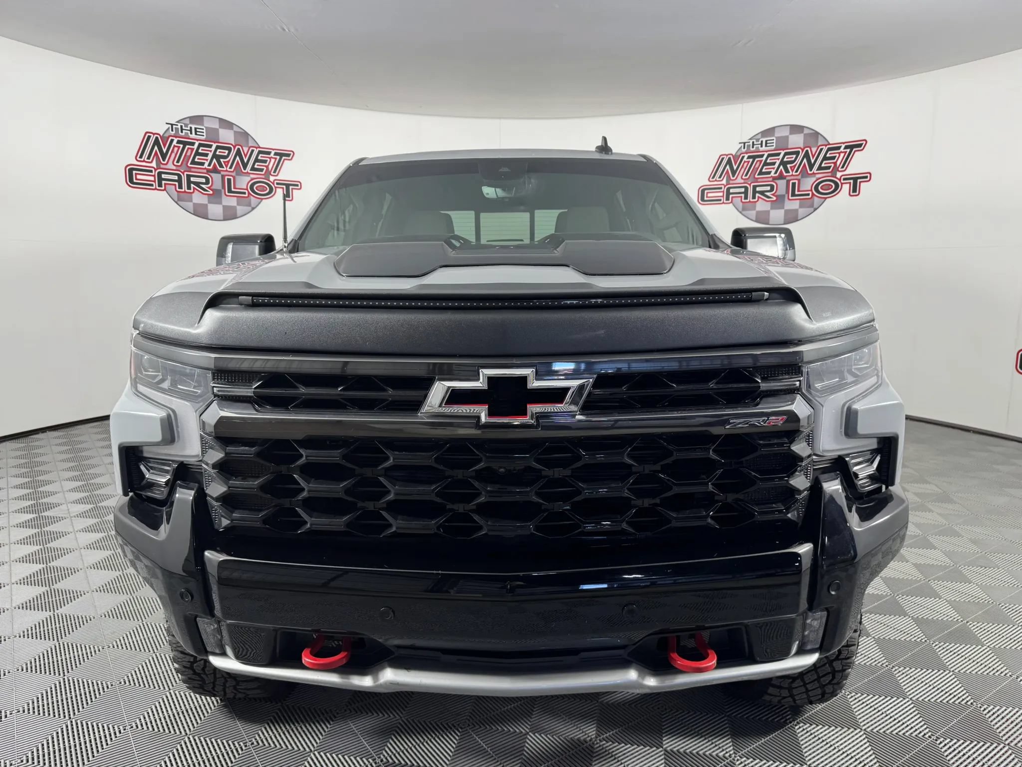 Used 2025 Chevrolet Silverado 1500 ZR2 w/ Technology Package AWD/4WD image 2