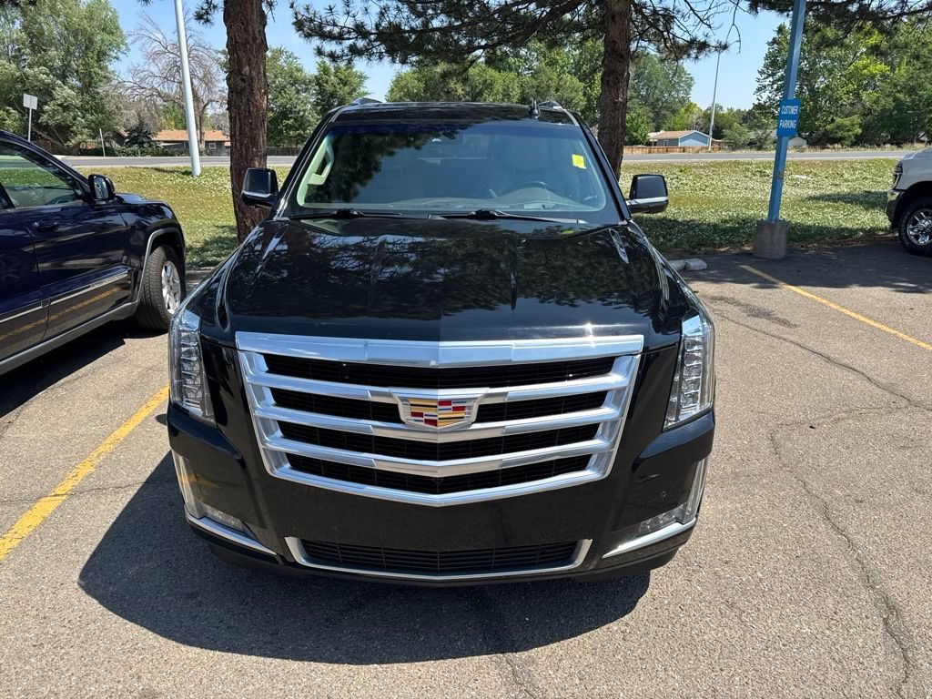 Used 2017 Cadillac Escalade Luxury AWD/4WD image 6