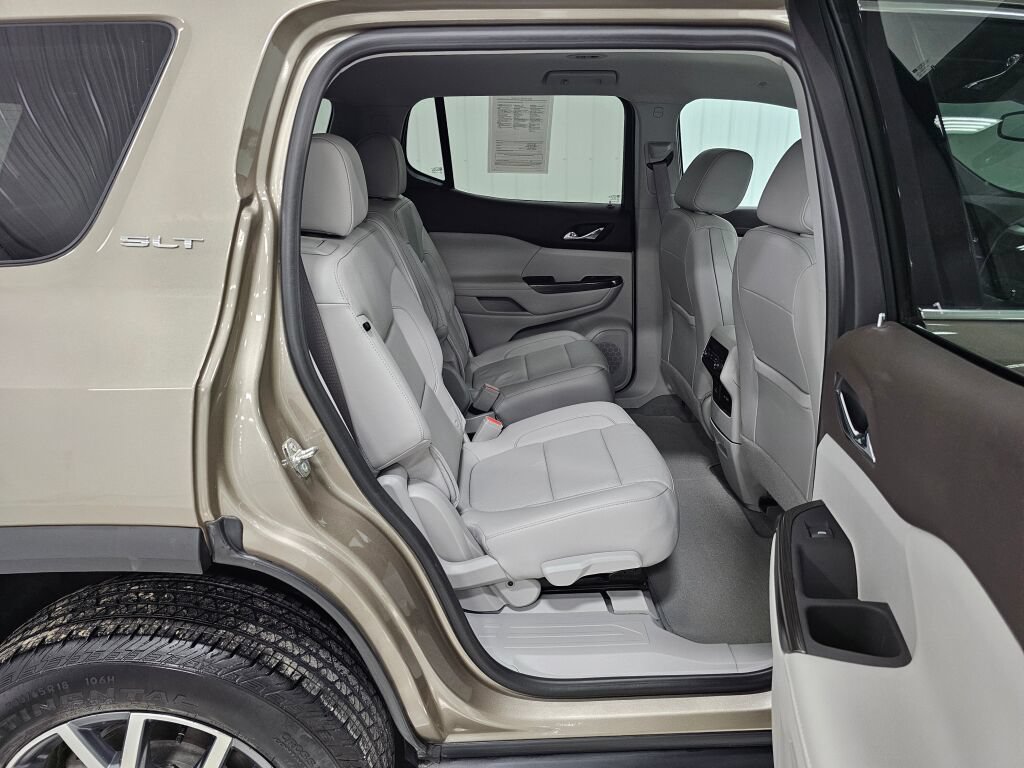 Used 2023 GMC Acadia SLT FWD image 19