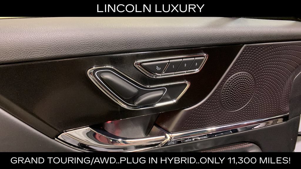 Used 2025 Lincoln Corsair Grand Touring w/ Towing Package AWD/4WD image 27