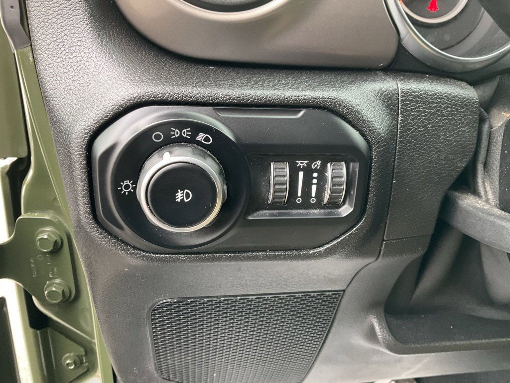 Used 2020 Jeep Wrangler Sport image 15