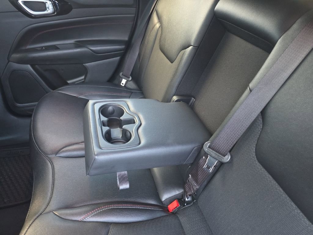 Used 2024 Jeep Compass Trailhawk image 32