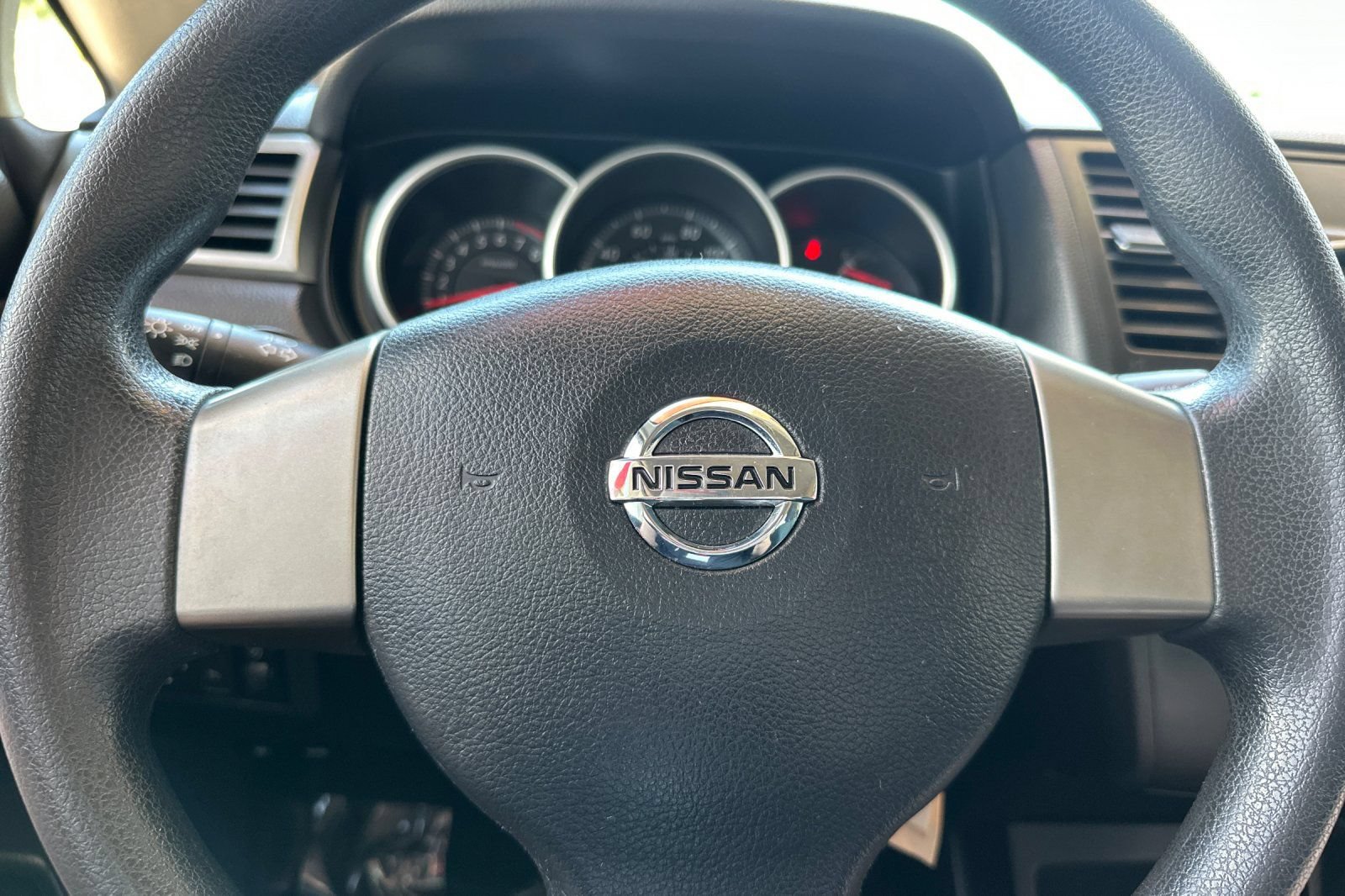 Used 2012 Nissan Versa 1.8 S FWD image 23