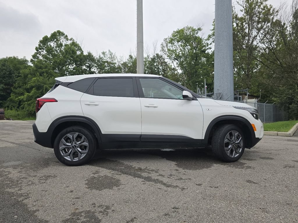 Used 2024 Kia Seltos LX AWD/4WD image 14