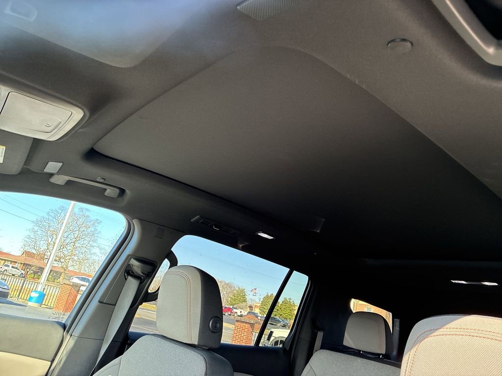 New 2026 Chevrolet Traverse LT w/ Sun and Wheel Package image 18