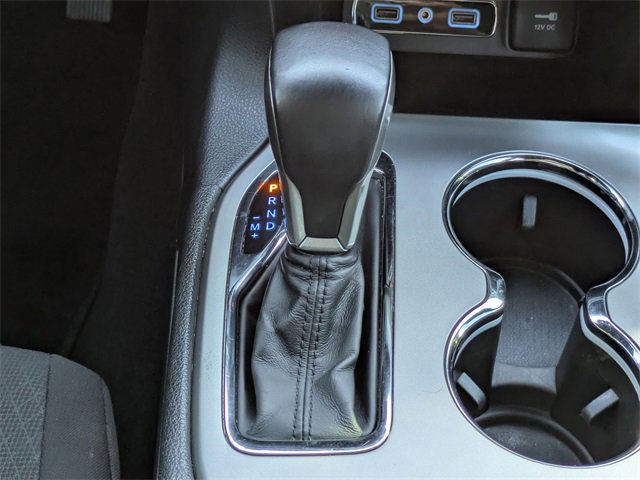 Used 2019 Jeep Grand Cherokee Laredo w/ 18" Wheel & 8.4" Radio Group image 19