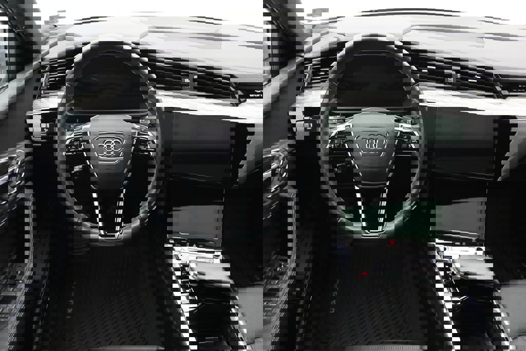 Used 2023 Audi e-tron Premium Plus w/ Premium Plus Package image 11