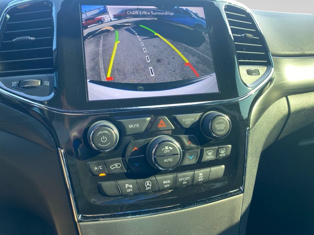Certified 2022 Jeep Grand Cherokee Laredo X AWD/4WD image 27