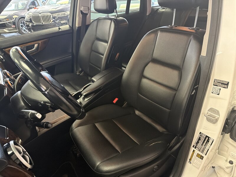 Used 2014 Mercedes-Benz GLK 350 2WD image 17