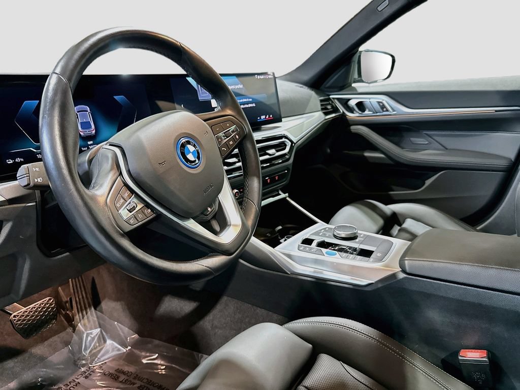 Used 2024 BMW i4 eDrive35 w/ Premium Package RWD image 9