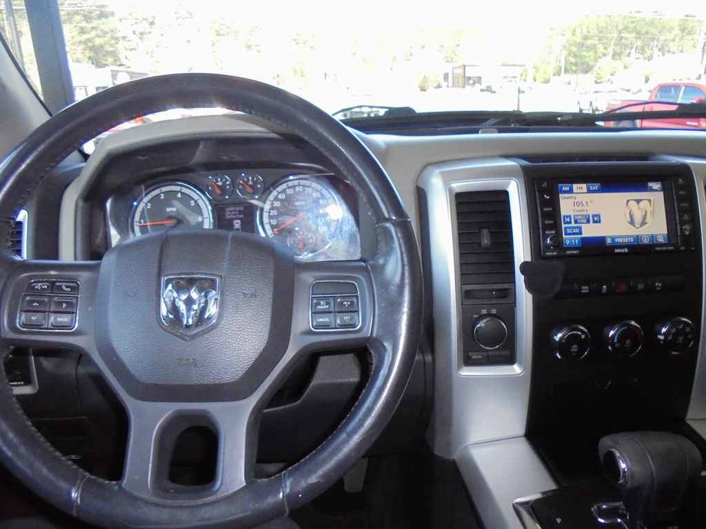 Used 2012 RAM 1500 Classic SLT w/ Luxury Group AWD/4WD image 6