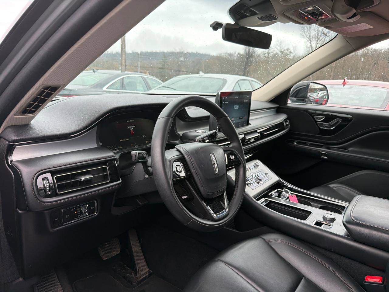 Used 2023 Lincoln Aviator Standard AWD w/ Premium Package image 16