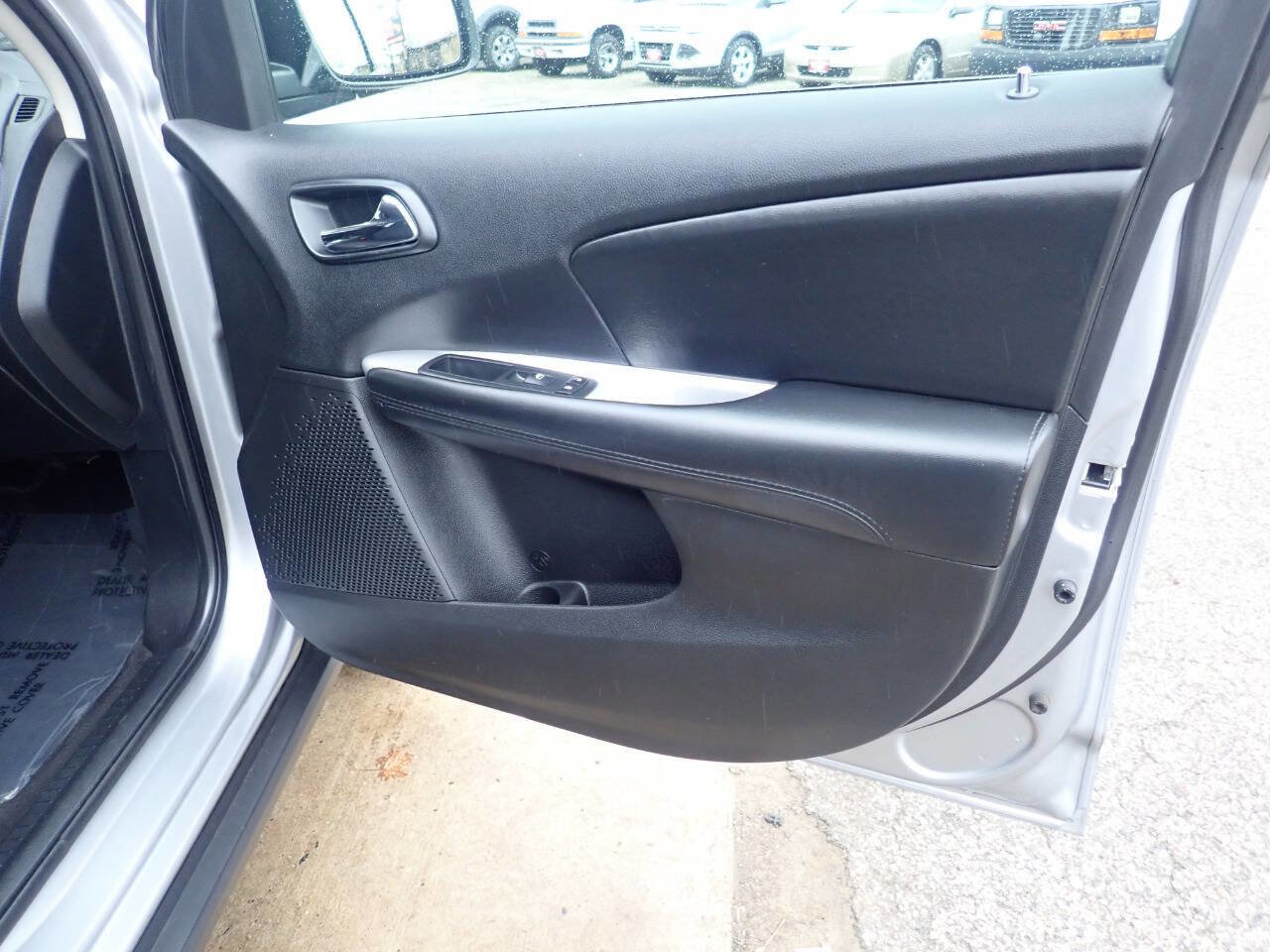 Used 2018 Dodge Journey SE image 31