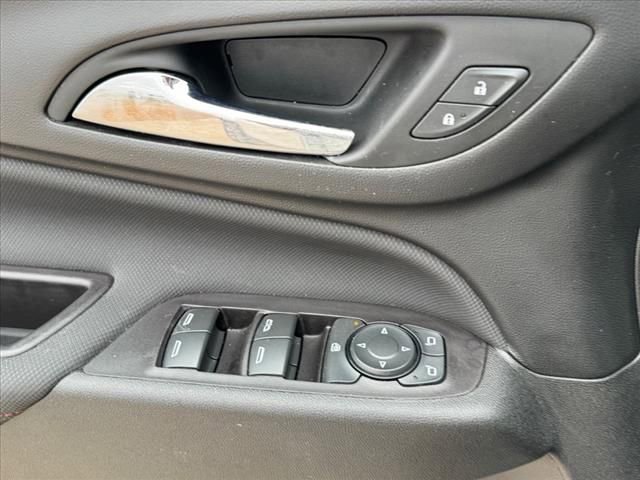 Used 2022 Chevrolet Equinox RS w/ RS Leather Package image 16