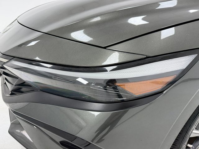 Used 2024 Hyundai Elantra SEL w/ Convenience Package image 6