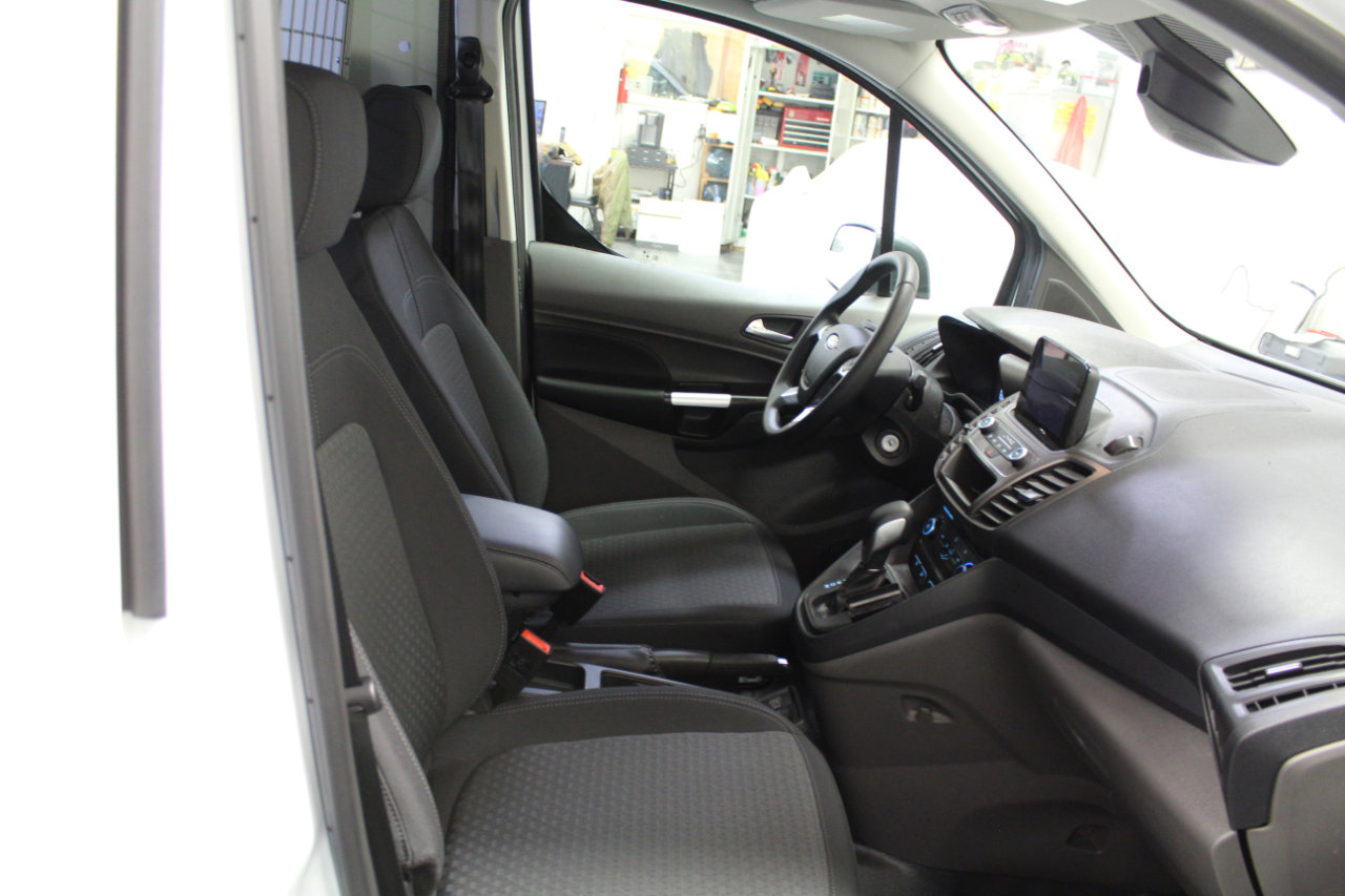 Used 2023 Ford Transit Connect XLT image 22