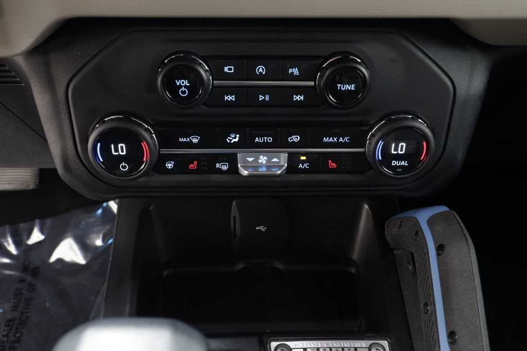 Used 2023 Ford Bronco Wildtrak AWD/4WD image 13