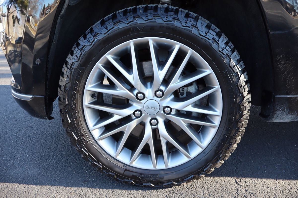 Used 2018 Jeep Grand Cherokee Summit w/ Platinum Series Group AWD/4WD image 41