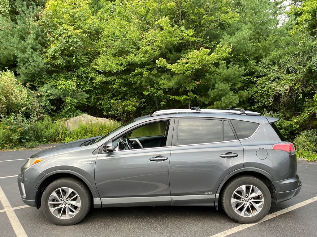 Used 2017 Toyota RAV4 XLE w/ All Weather Liner Package AWD/4WD video 2