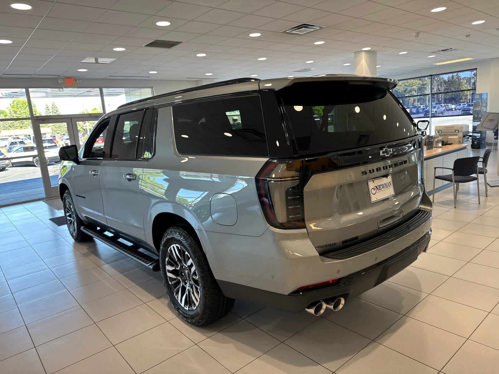 New 2026 Chevrolet Suburban Z71 w/ Z71 Off-Road Package AWD/4WD image 5