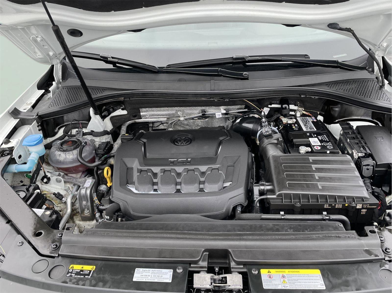 Used 2023 Volkswagen Tiguan SE R-Line image 11