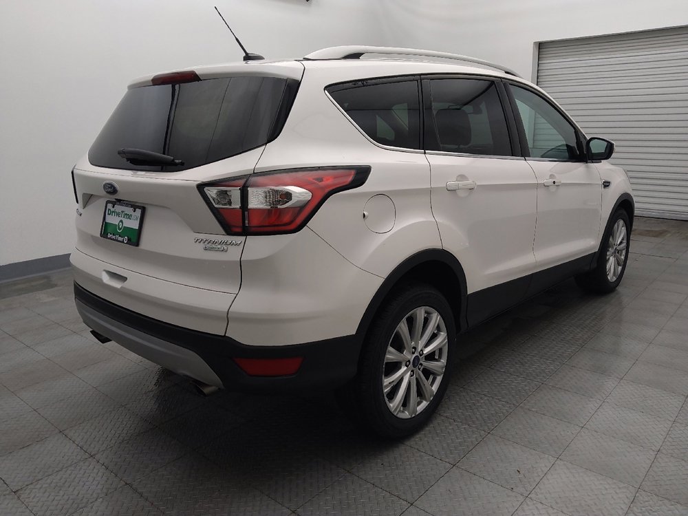 Used 2017 Ford Escape Titanium image 9