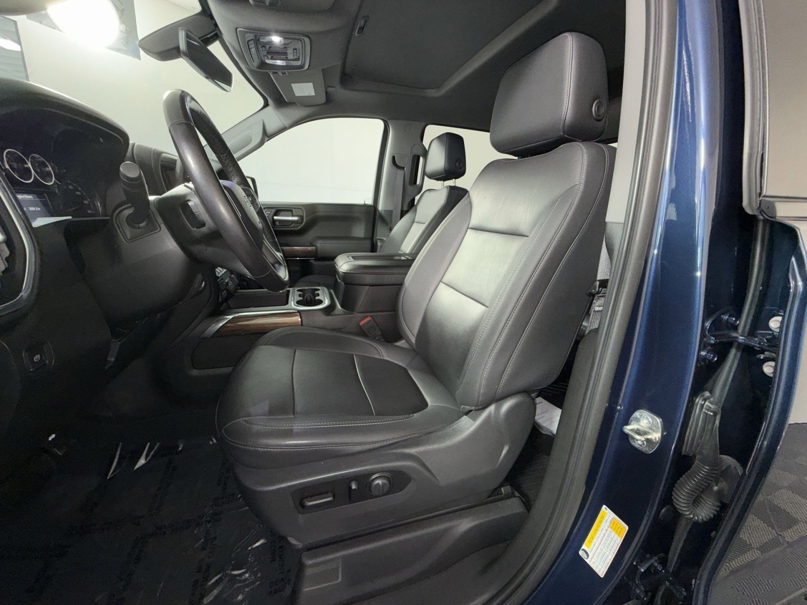Used 2021 Chevrolet Silverado 1500 LT Trail Boss w/ Convenience Package II AWD/4WD image 13