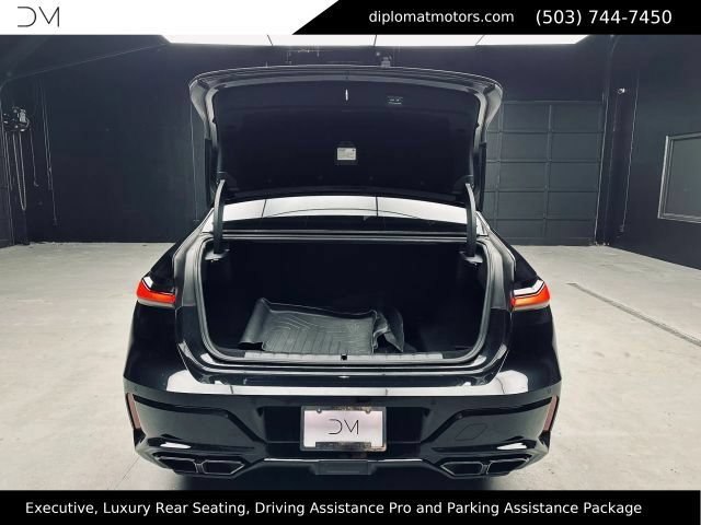 Used 2023 BMW 760i xDrive w/ Executive Package AWD/4WD image 55
