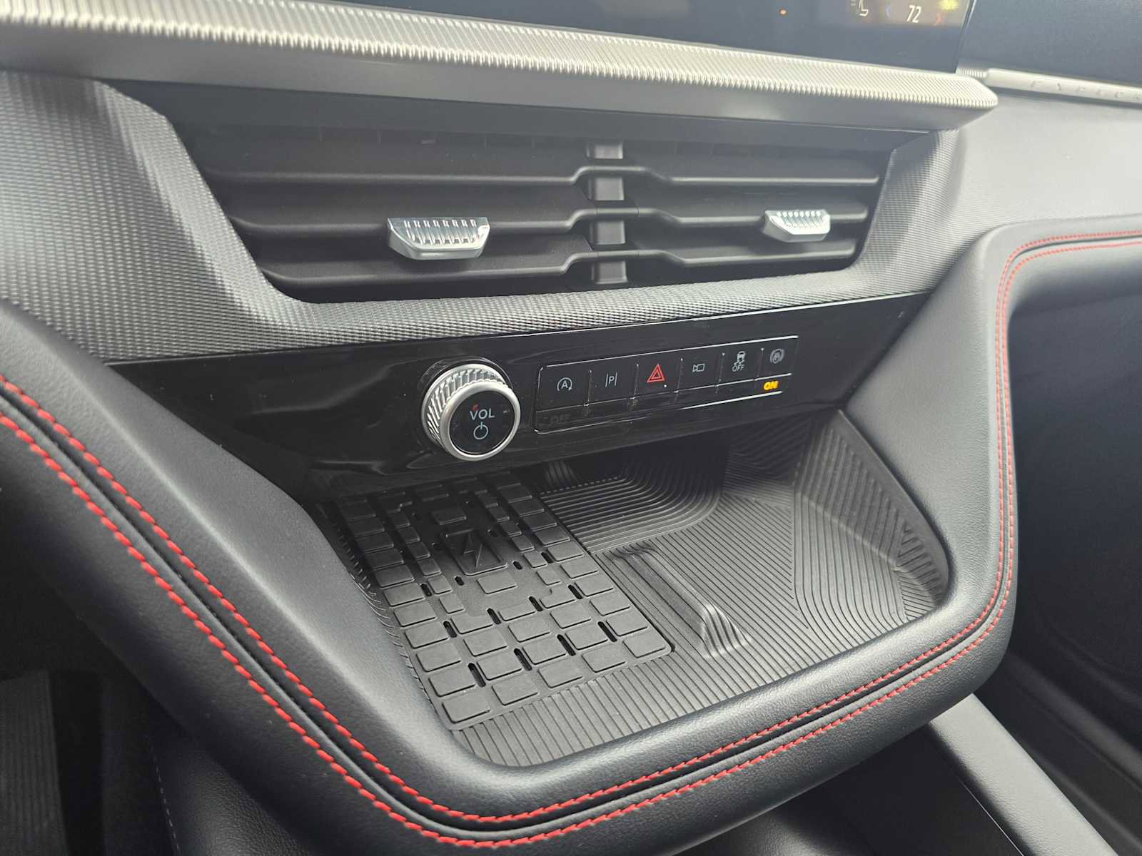 Used 2025 Ford Explorer ST image 34