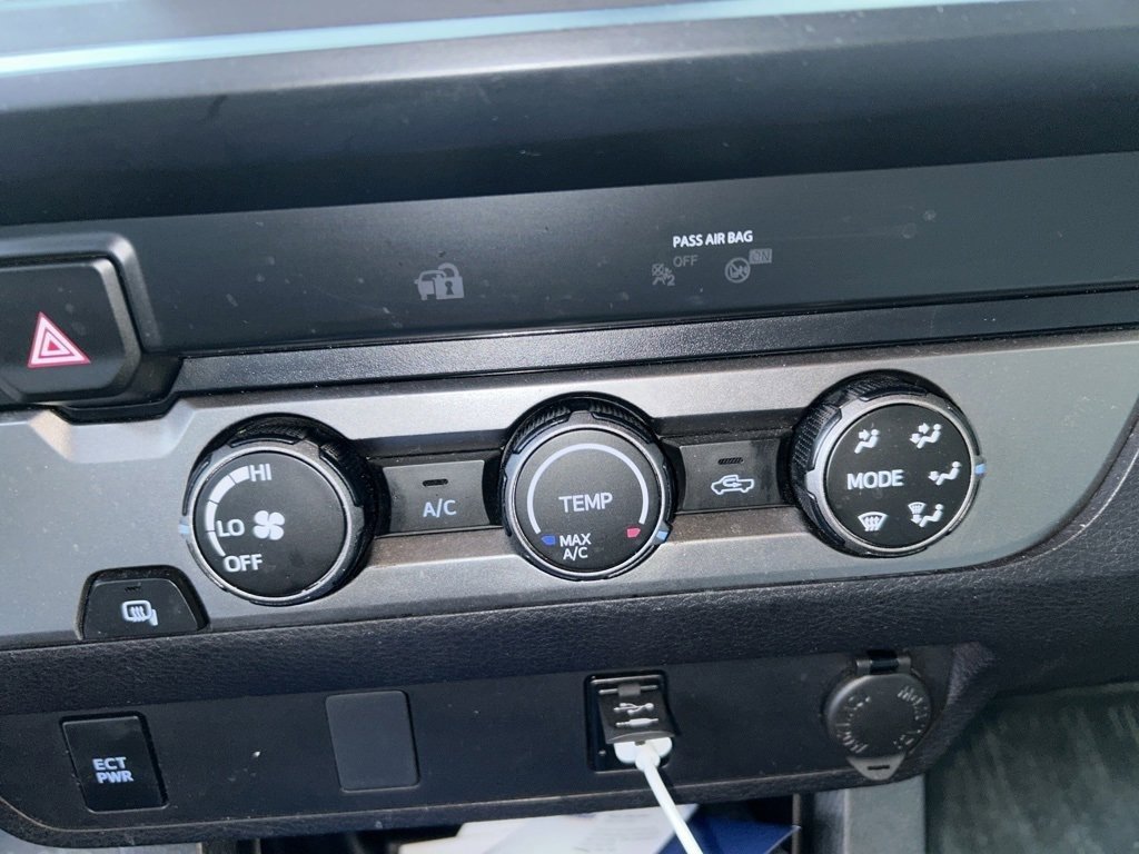 Used 2019 Toyota Tacoma SR image 13