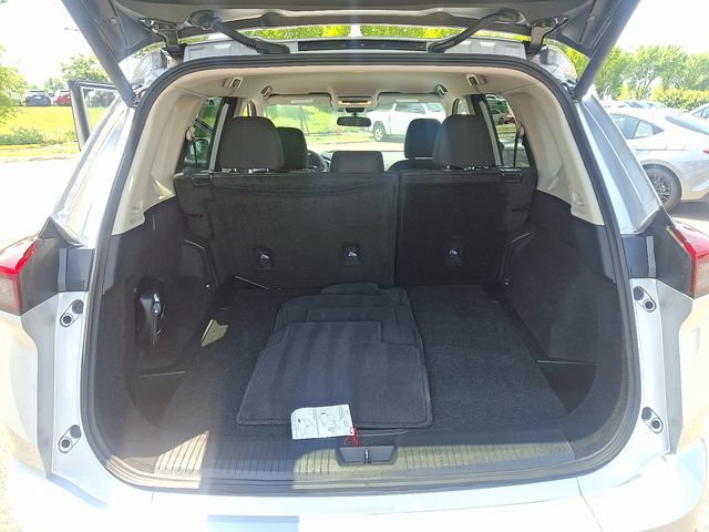 Used 2025 Nissan Rogue SV AWD/4WD image 27