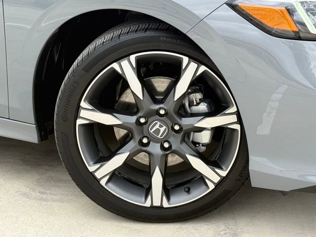 Used 2025 Honda Civic Sport Touring image 2