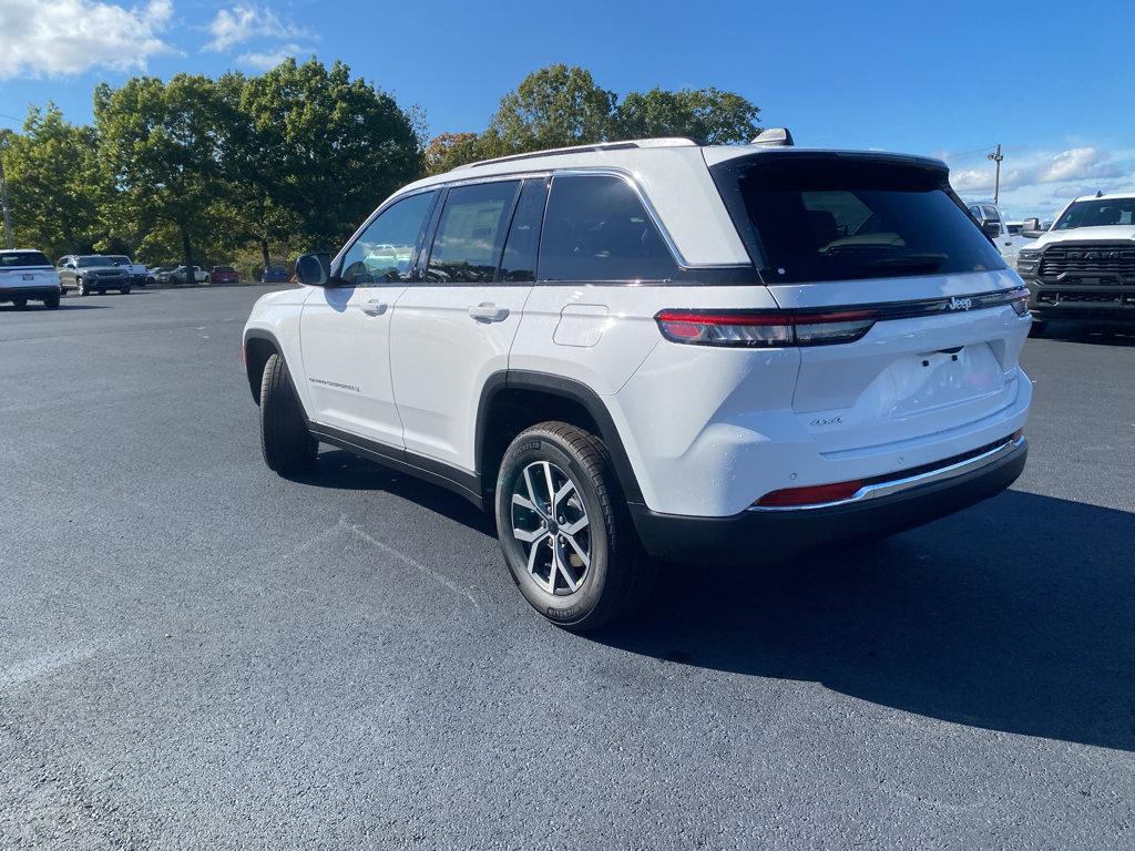 New 2027 Jeep Grand Cherokee Laredo X AWD/4WD image 7