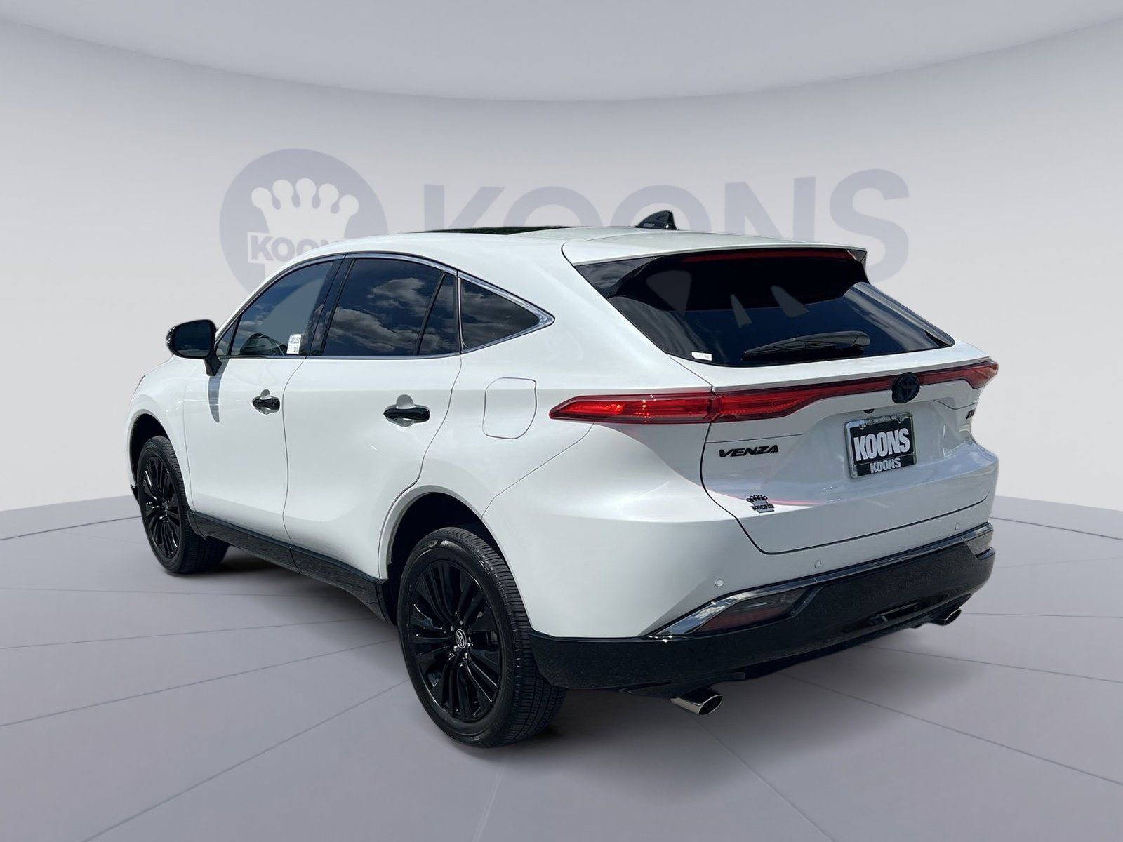 Used 2023 Toyota Venza Nightshade AWD/4WD image 7