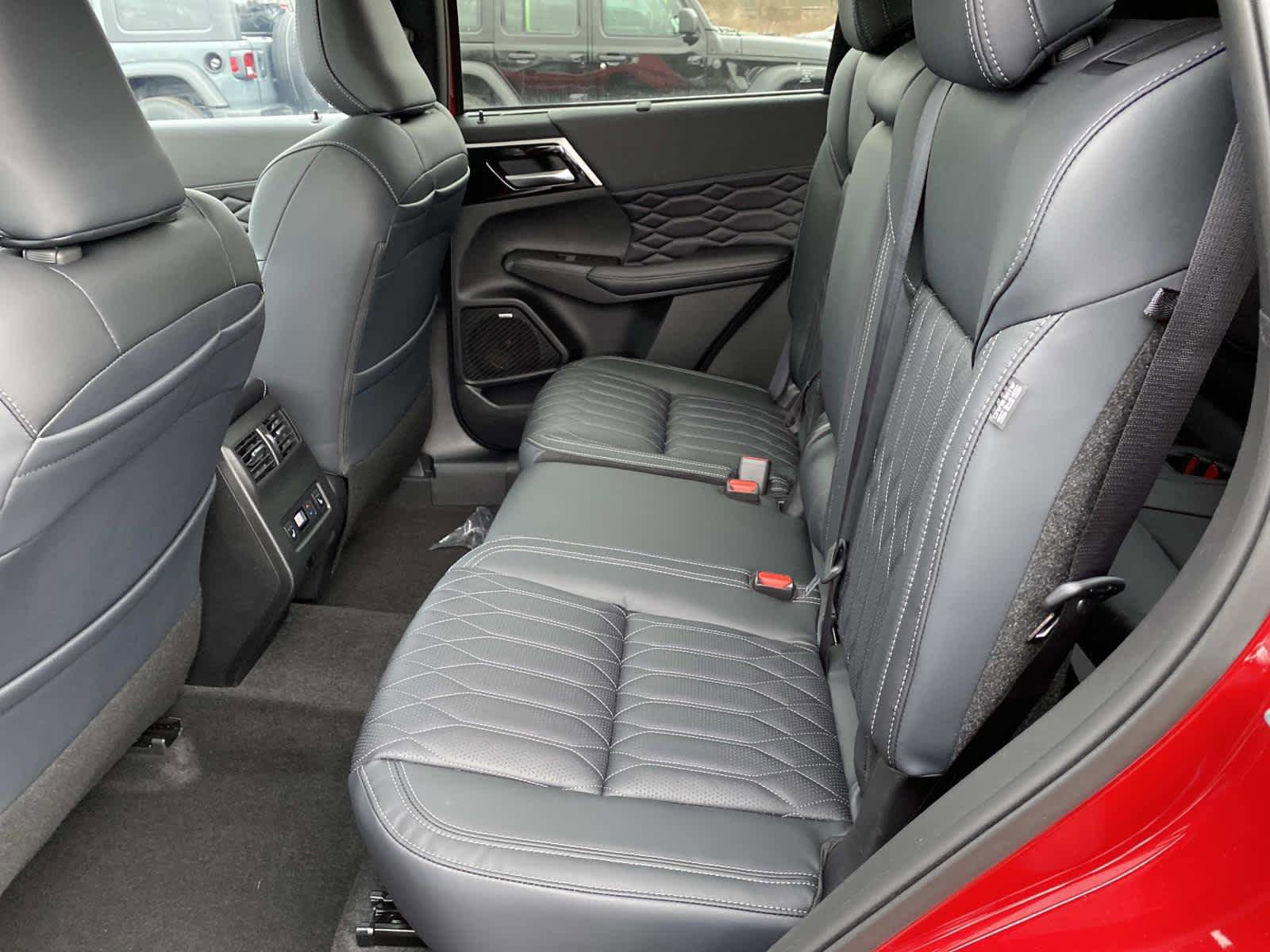 New 2026 Mitsubishi Outlander SEL AWD/4WD image 7