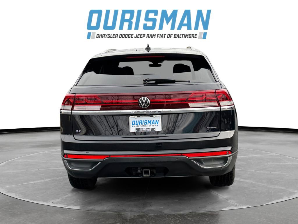 Used 2023 Volkswagen Atlas SE w/ Black Wheel Package image 5