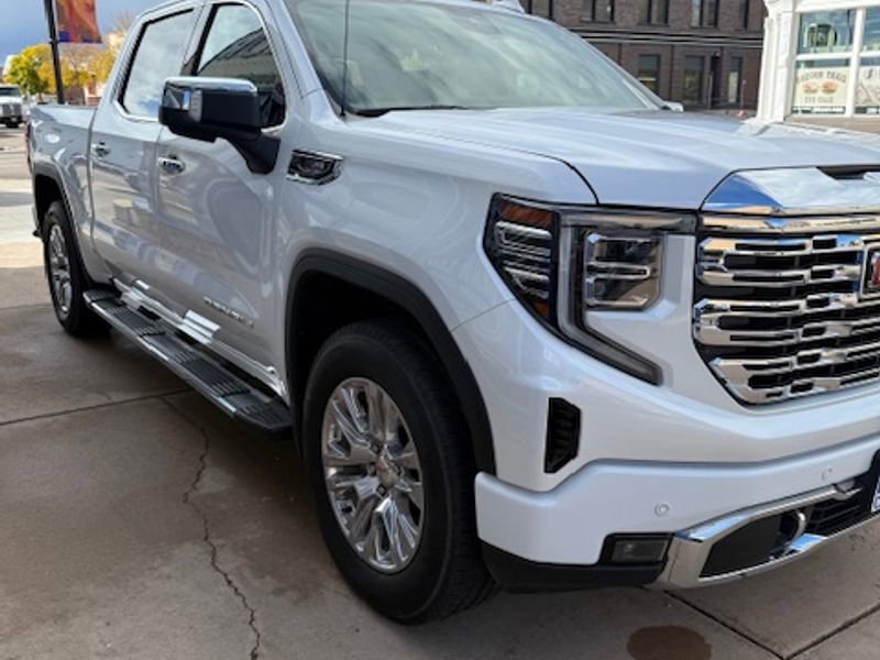 Used 2022 GMC Sierra 1500 Denali w/ Technology Package image 3