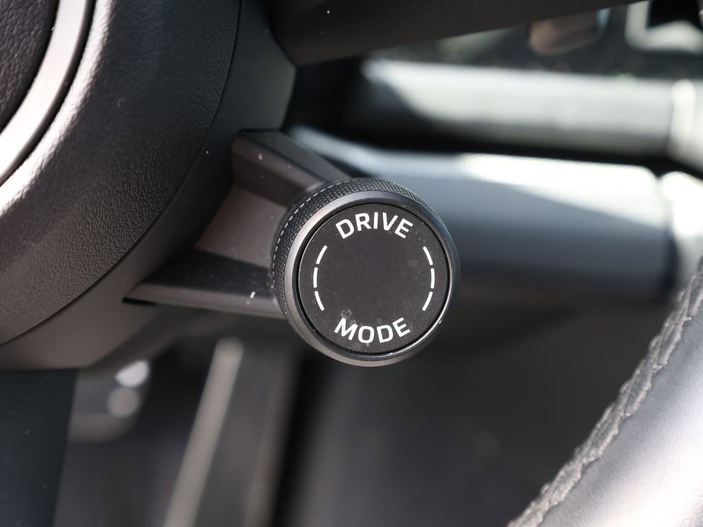 Used 2025 Porsche Panamera 4 image 40