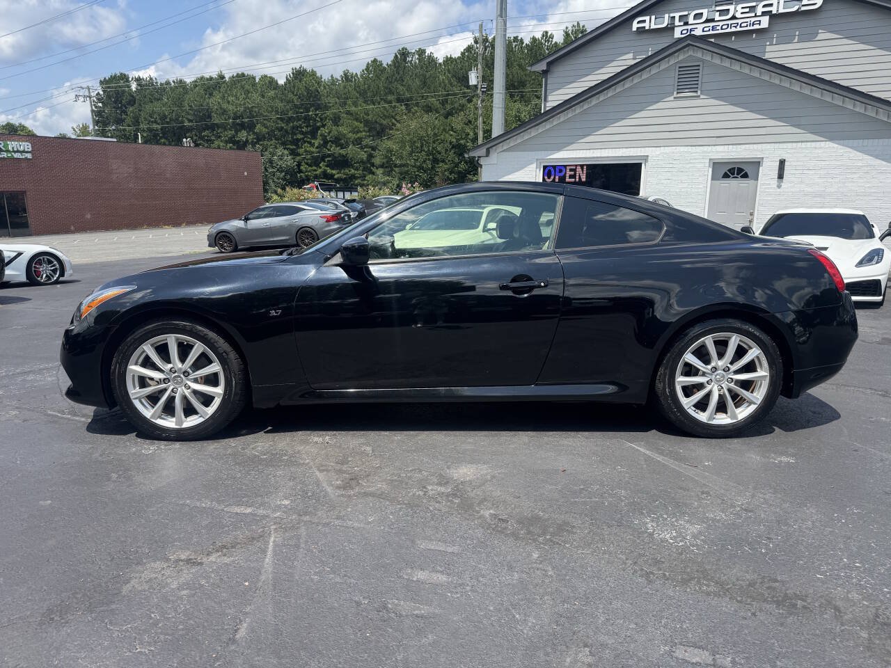 Used 2015 INFINITI Q60 Journey w/ Premium Package RWD image 3