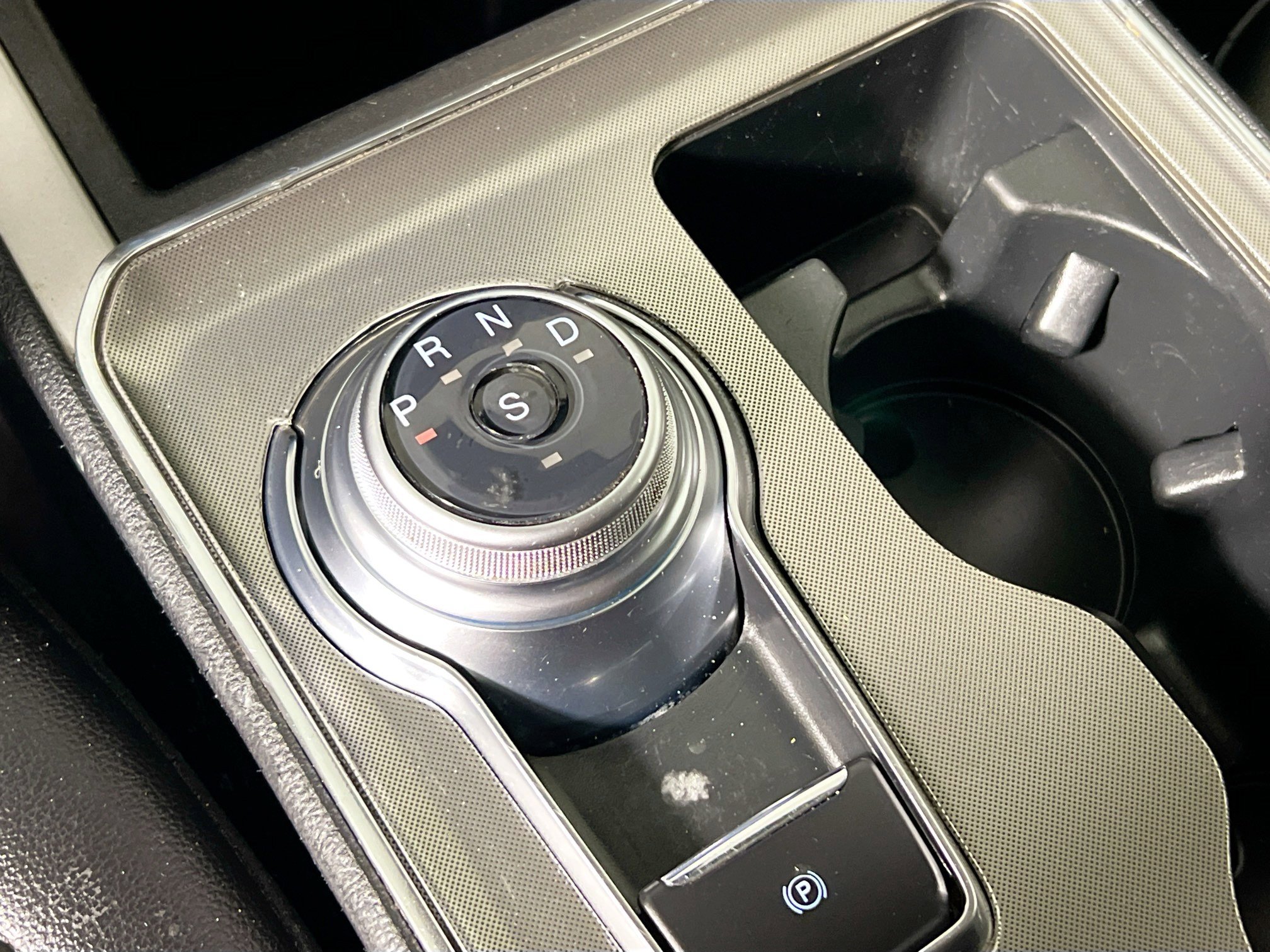 Used 2022 Ford Edge SEL image 25